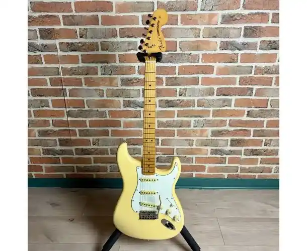 Offre Du Jour STRATOCASTER VINTERA II 70‘S WHITE BLONDE