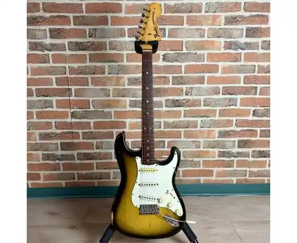 STRATOCASTER USA 1969 3TS RW NITRO Commander Vite