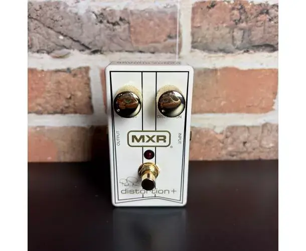 Prix Réduit DISTORTION+ RANDY RHOADS M104C + BOITE