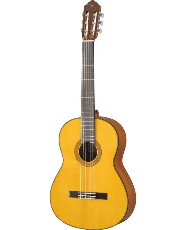 YAMAHA CG142S GUITARE CLASSIQUE - Table en Epicéa Prix Cassé