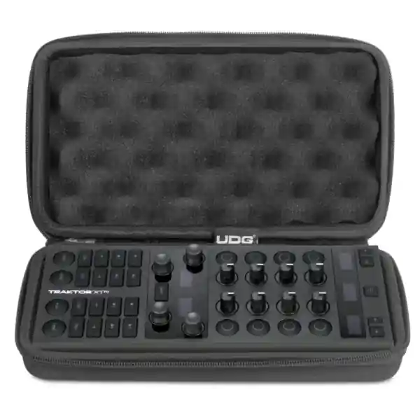 Bon Plan UDGCreator NI Traktor X1 MK3 / Reloop Mixtour Pro Hardcase Black - U 8503 BL